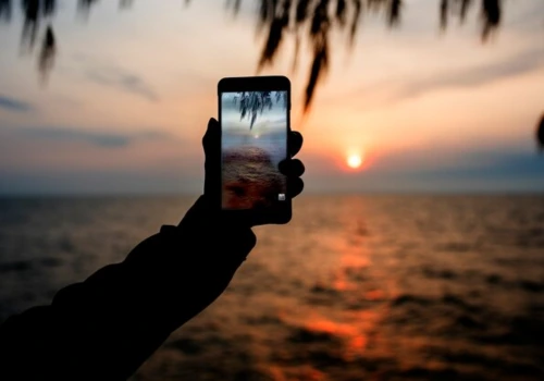Aplicativos gratuitos transformam seu celular em uma câmera de iphone ( Imagem: Freepik)